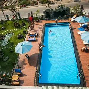 Kiki Hostel & Pool Club Hotel