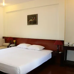 Nhi Trung Hotel